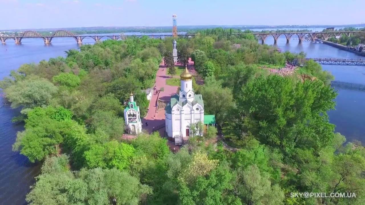 Апартаменты Лето С Ванной Джакузи Dnipro Exterior foto