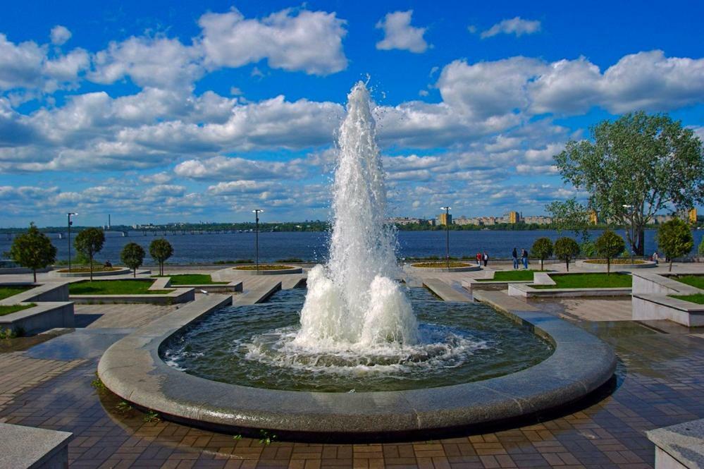 Апартаменты Лето С Ванной Джакузи Dnipro Exterior foto